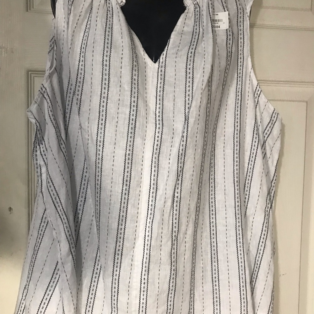 Plus size Ruffle Tank - Picture 7 of 11